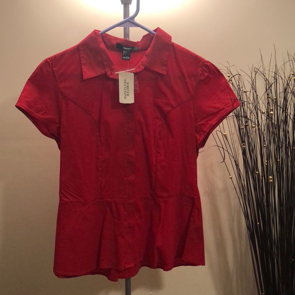 Red blouse. 👚